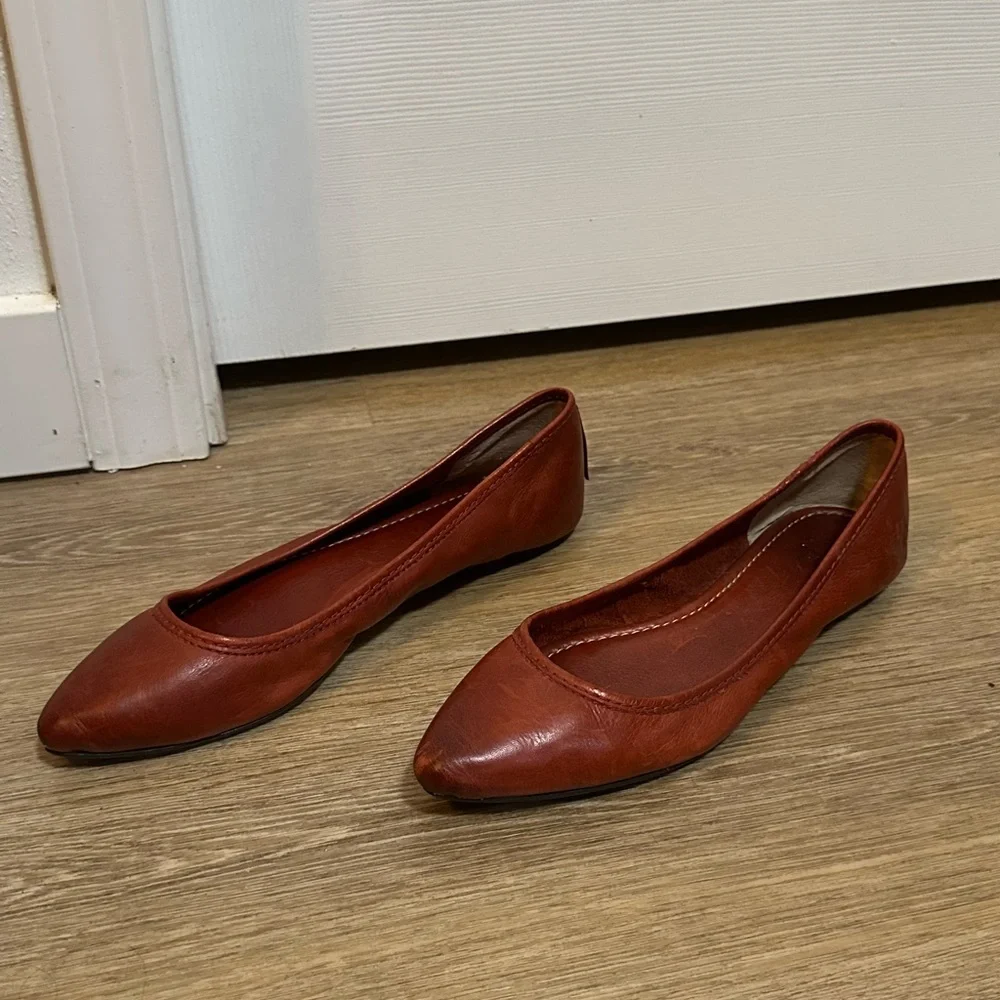 Frye Deep Red Brown Flat with Cushion Women's Size 8